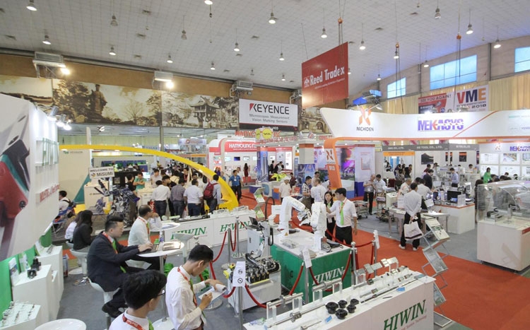 Exhibition "automatic milling machine" at "Viet Nam Manufacturing Expo 2014"